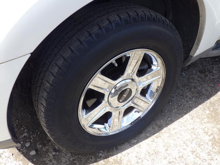 2004-lincoln-aviator-image-13