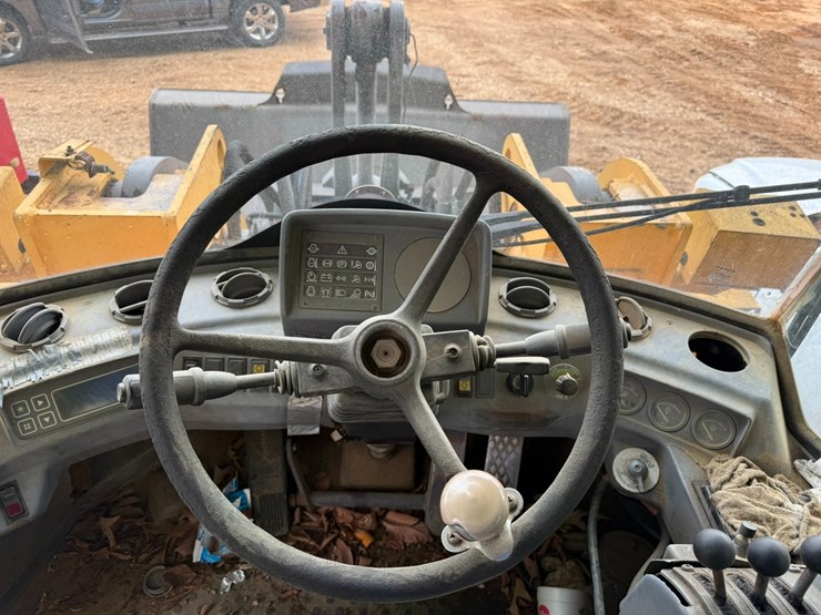 volvo-l120c-image-65