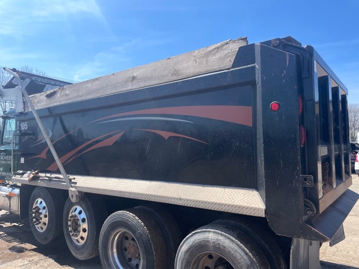 #4014-•-2013-quad-axle-mack-dump-truck-(has-wi-title)-image-31