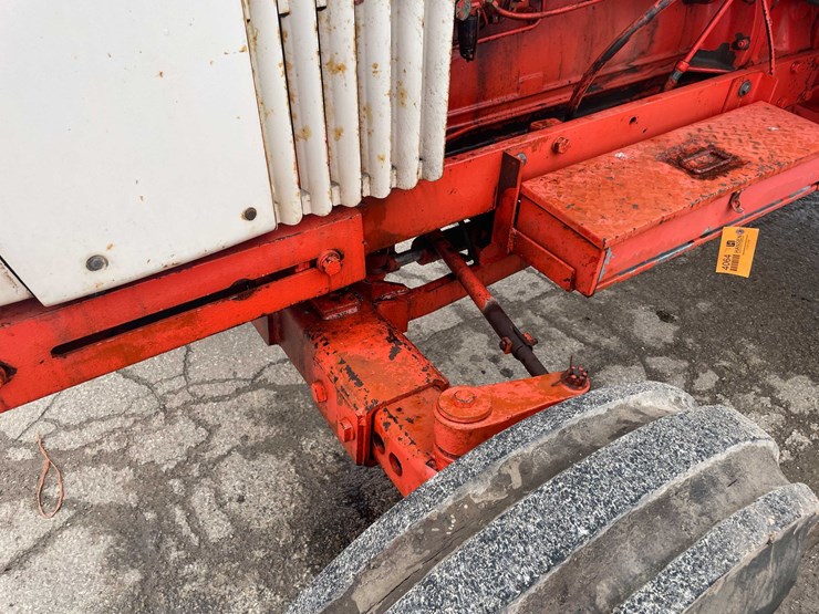 #4064-•-case-1370-tractor-image-46