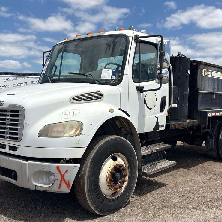 2007 FREIGHTLINER M2 106