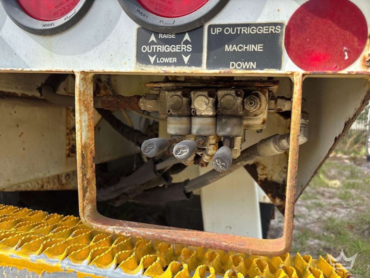 2010-international-durastar-4300-image-24