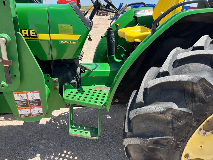 2000-john-deere-5410-image-14