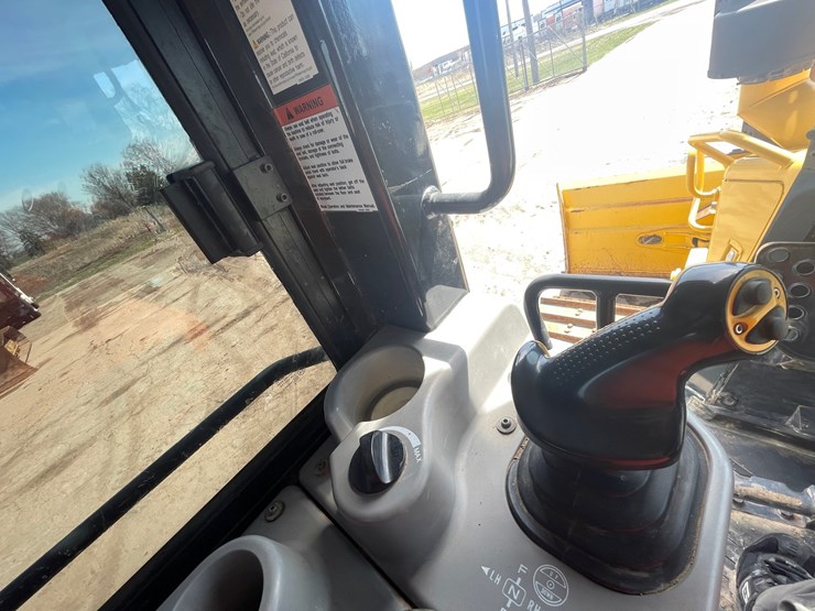 2020-komatsu-d51px-image-65