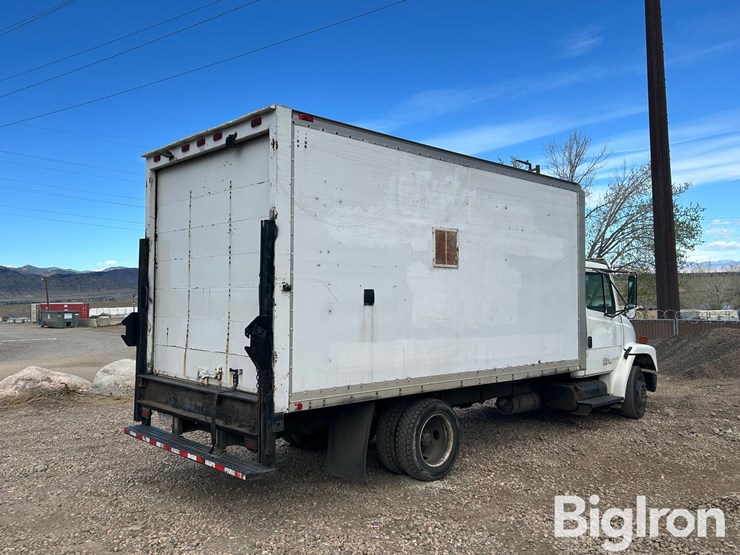 2000-freightliner-fl50-image-5