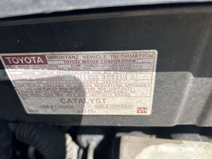 2004-toyota-sienna-image-10