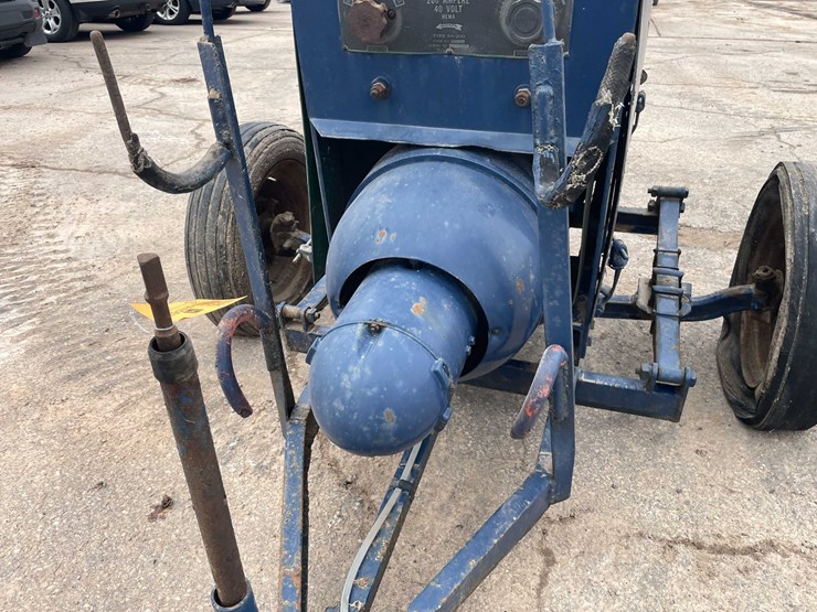 #4090-•-lincoln-shield-arc-welder-image-27