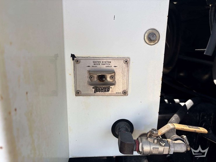 2010-tymco-500x-image-49
