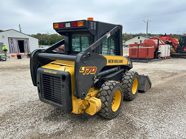 new-holland-l170-image-4