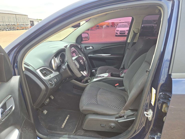 2017-dodge-journey-sxt-image-13