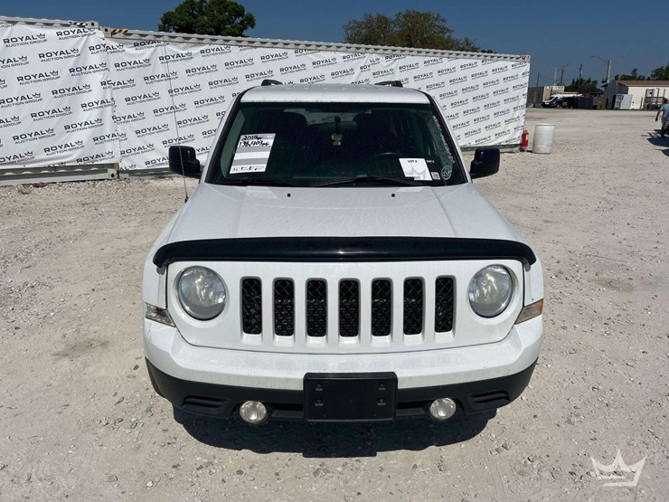 2014-jeep-patriot-image-21