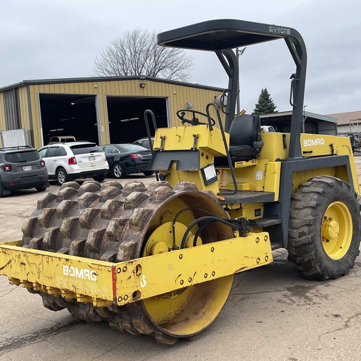 #4049 • Bomag Roller