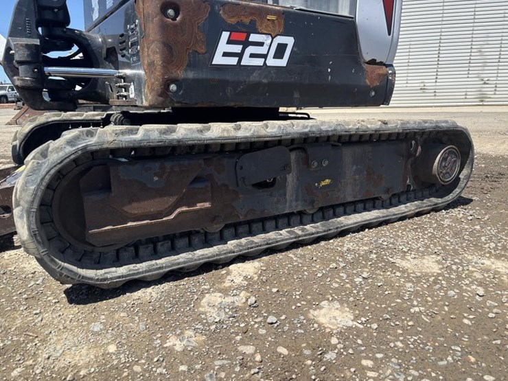 2020-bobcat-e20-image-19