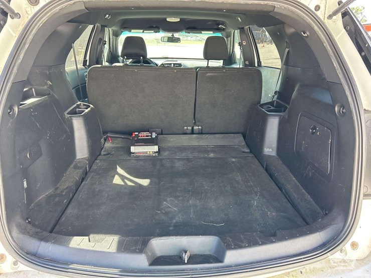 2016-ford-explorer-image-23