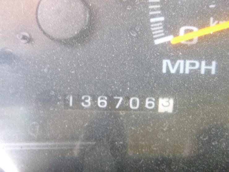 1999-gmc-3500-image-24