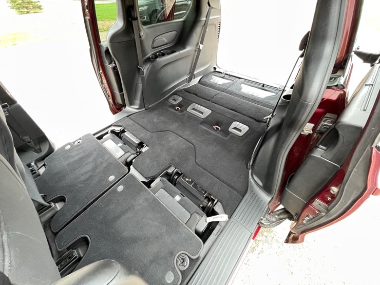 2018-chrysler-pacifica-image-45