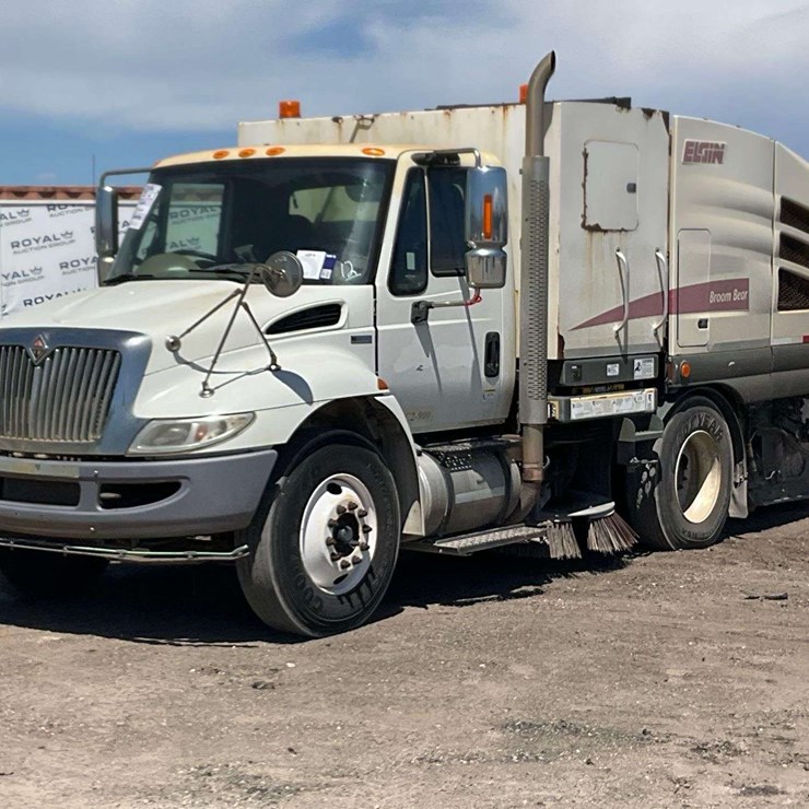 2015 INTERNATIONAL DURASTAR 4300