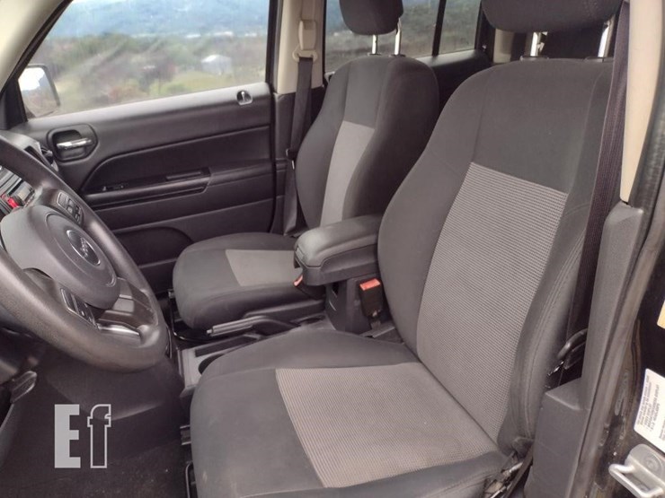2012-jeep-patriot-sport-image-11