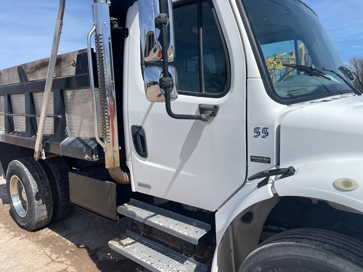 #4015-•-2004-freightliner-dump-truck-(has-wi-title)-image-33