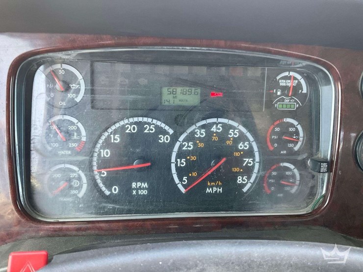 2014-freightliner-114sd-image-6