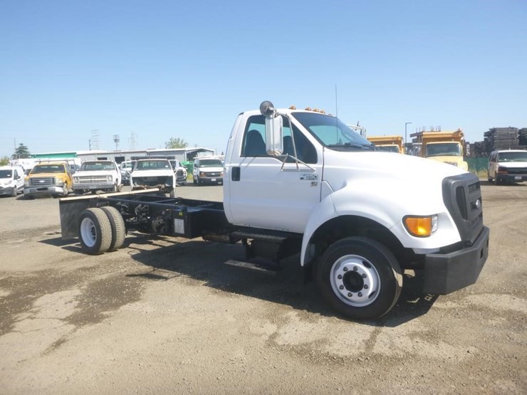 2012-ford-f650-image-2
