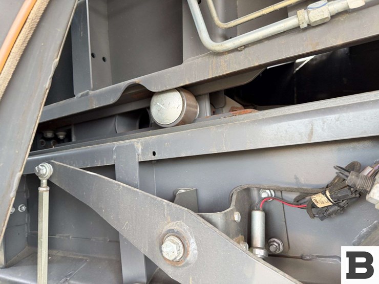 2022-massey-ferguson-2270-image-58