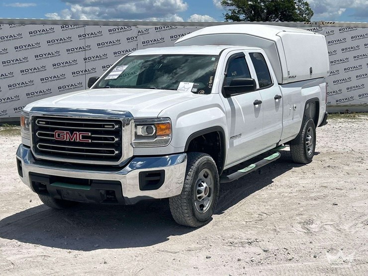 2017-gmc-sierra-2500-image-1