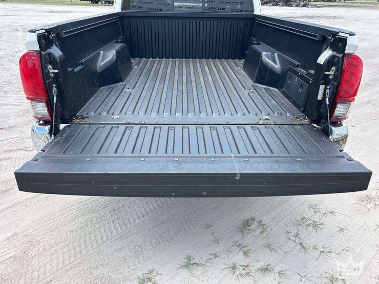 2020-toyota-tacoma-image-14