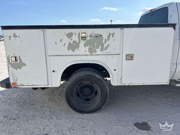 2008-ford-f550-image-16
