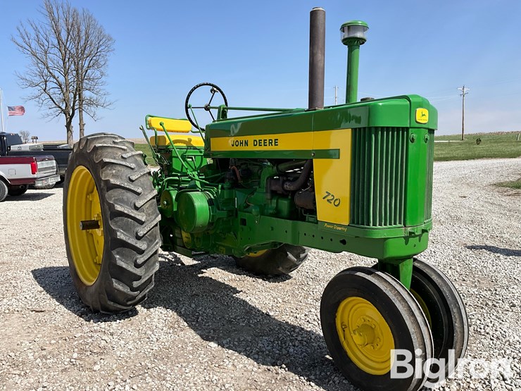1956-john-deere-720-image-3