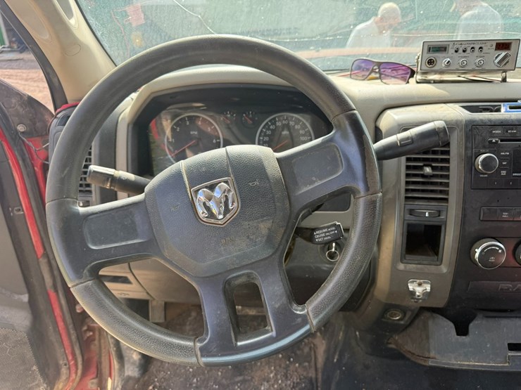 2011-dodge-ram-1500-image-34