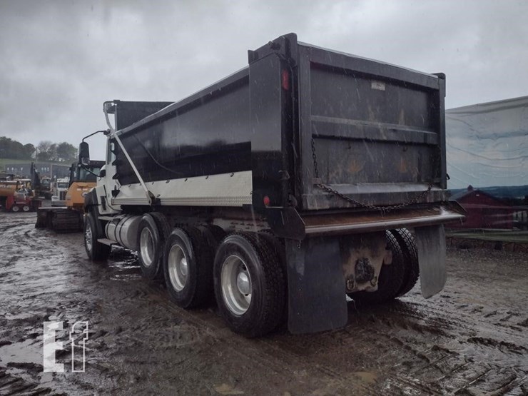 2015-caterpillar-ct660s-image-36