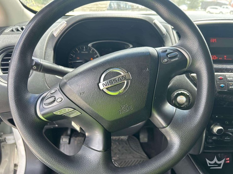 2016-nissan-pathfinder-image-13