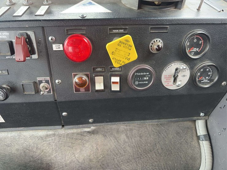 1991-mack-mr688s-image-28