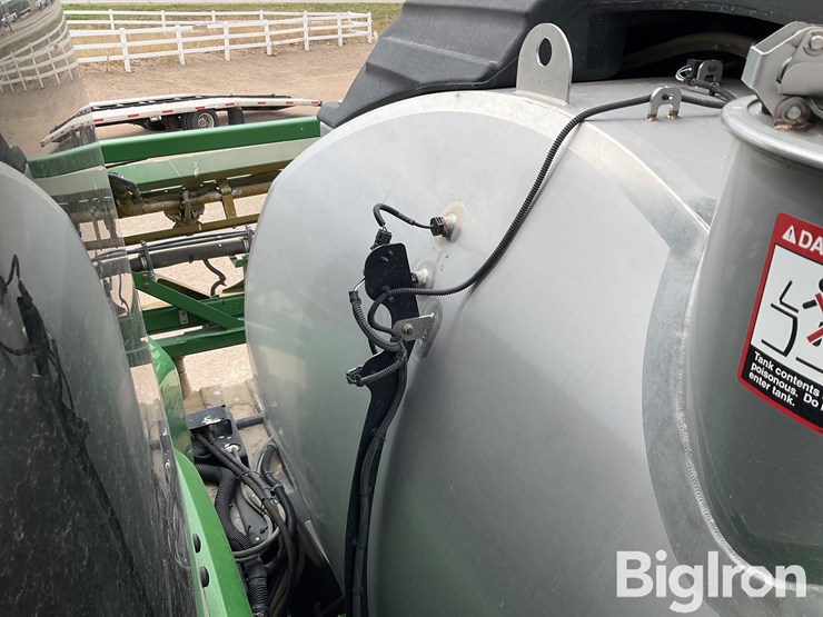 2019-john-deere-r4044-image-18