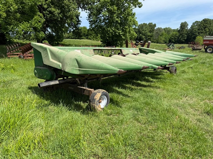 john-deere-8-image-2