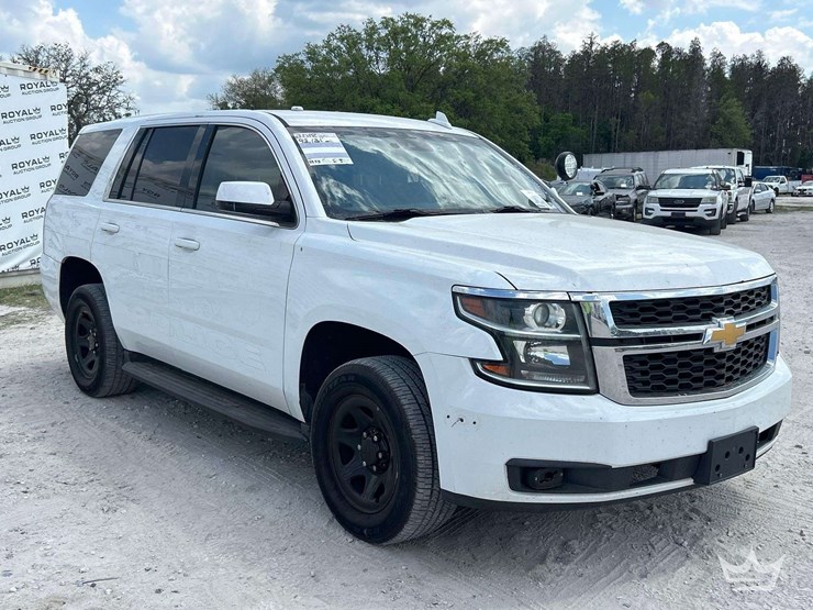 2018-chevrolet-tahoe-image-2