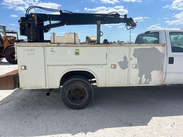 2005-ford-f450-image-19