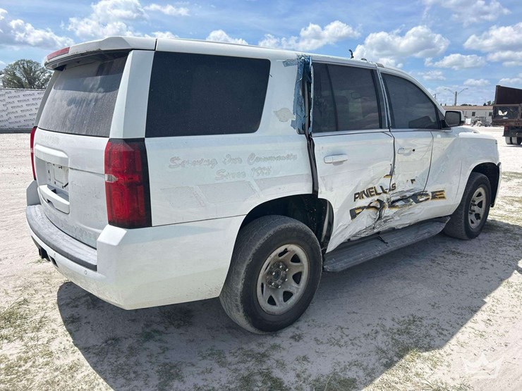 2017-chevrolet-tahoe-image-3
