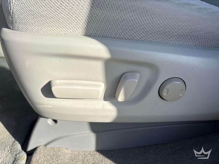 2013-toyota-sienna-image-14