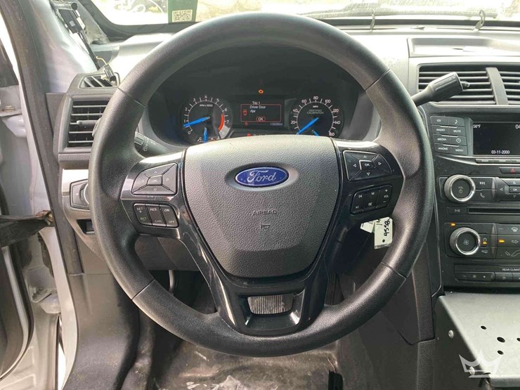 2018-ford-explorer-image-13