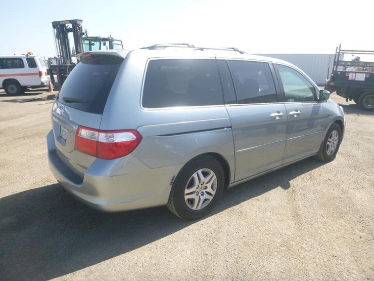 2006-honda-odyssey-image-3