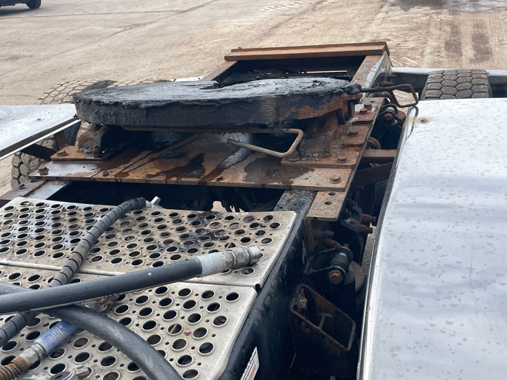 2015-kenworth-t880-image-31