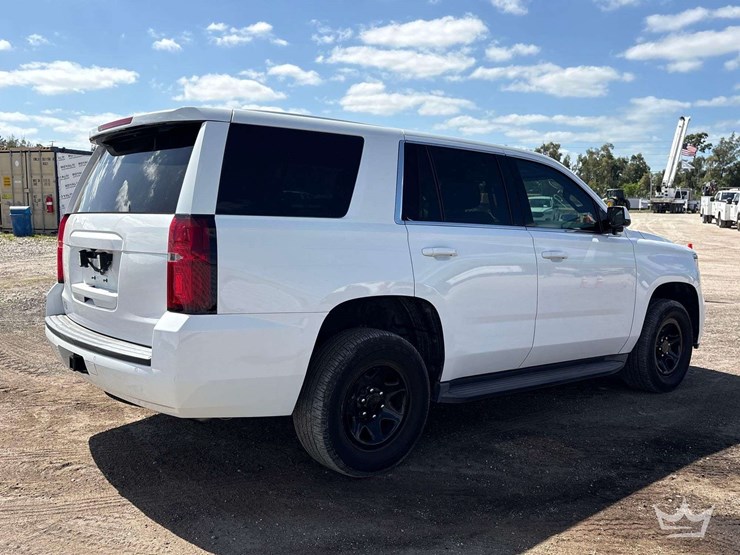 2016-chevrolet-tahoe-image-3