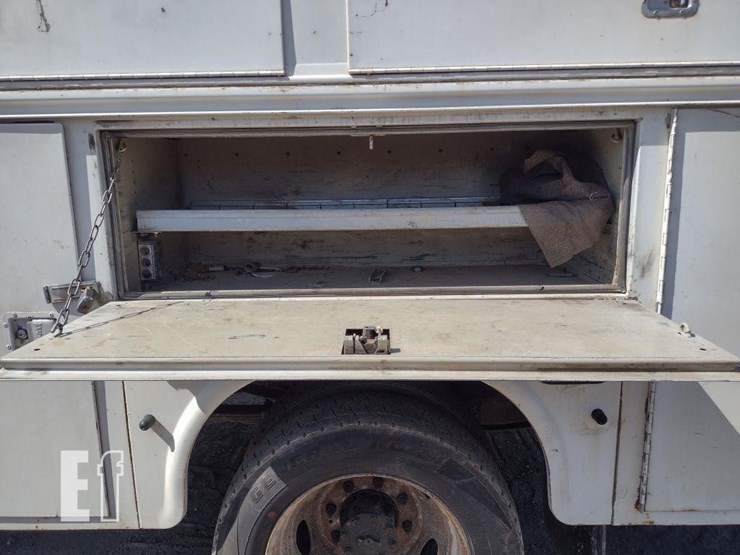 2005-ford-f450-image-18