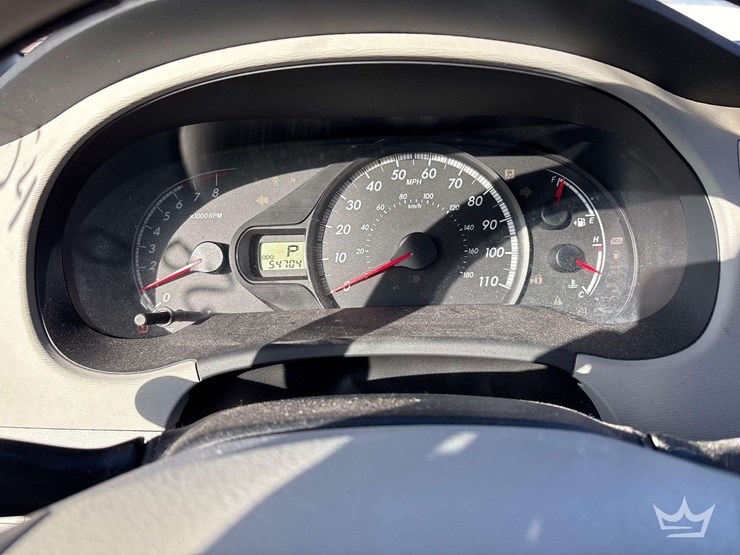 2013-toyota-sienna-image-15