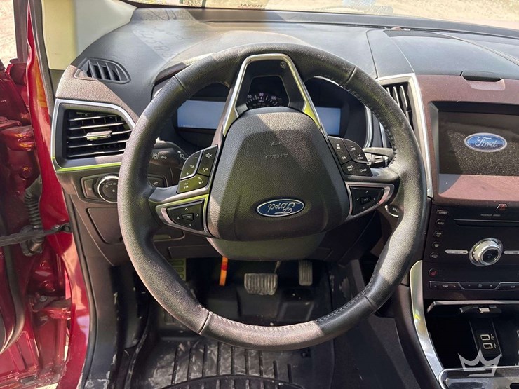 2019-ford-edge-image-13