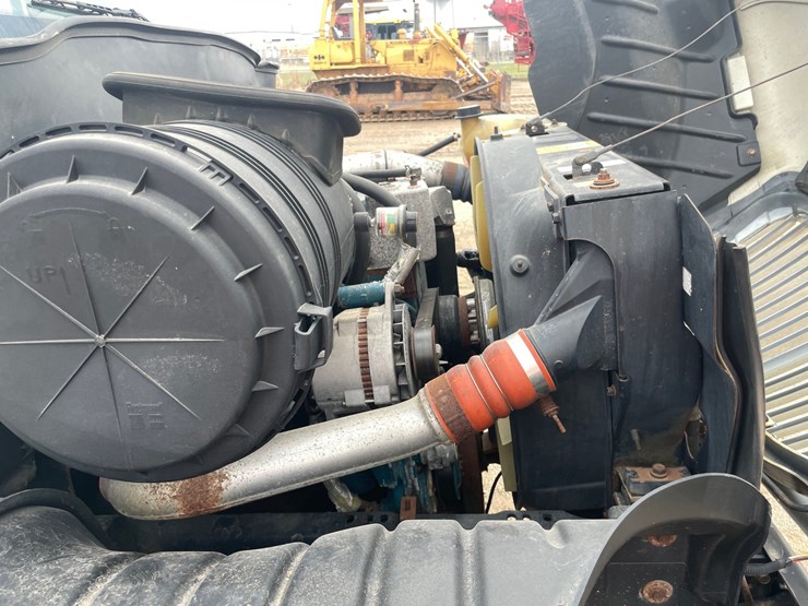 #4020-•-2004-international-truck-with-tree-spade-(has-wi-title)-image-102