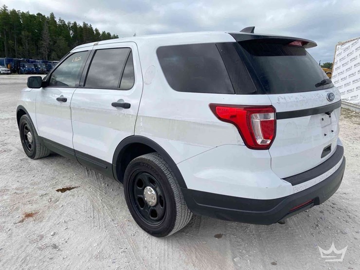 2018-ford-explorer-image-3