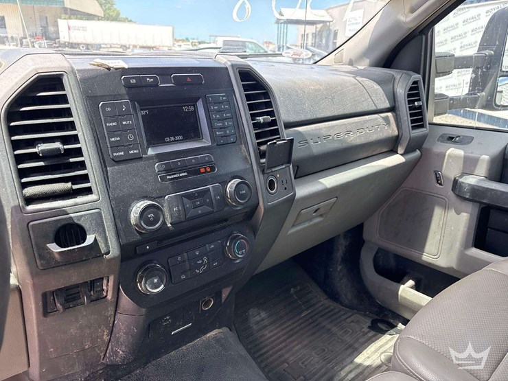 2017-ford-f350-image-19